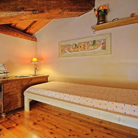 Tignano Sleeps 7 Pool Wifi T741629 Appartement